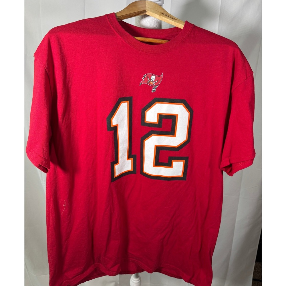 Tampa Bay Buccaneers Tom Brady 12 NFL Football Red T Shirt XL